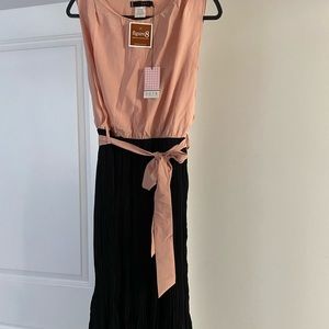 New Figure 8 Maternity Dress - Large